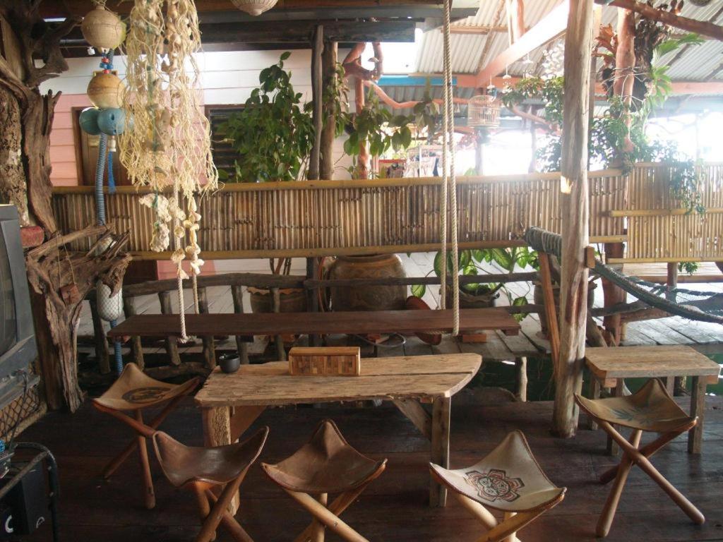 Peacock Hostel Koh Lanta Ngoại thất bức ảnh
