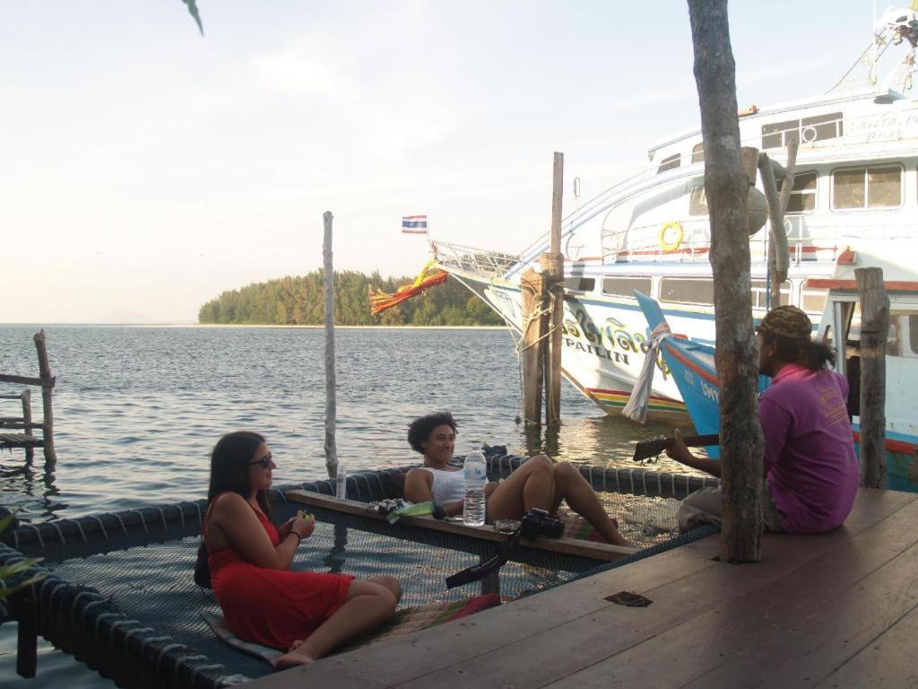 Peacock Hostel Koh Lanta Ngoại thất bức ảnh