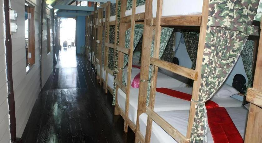 Peacock Hostel Koh Lanta Ngoại thất bức ảnh