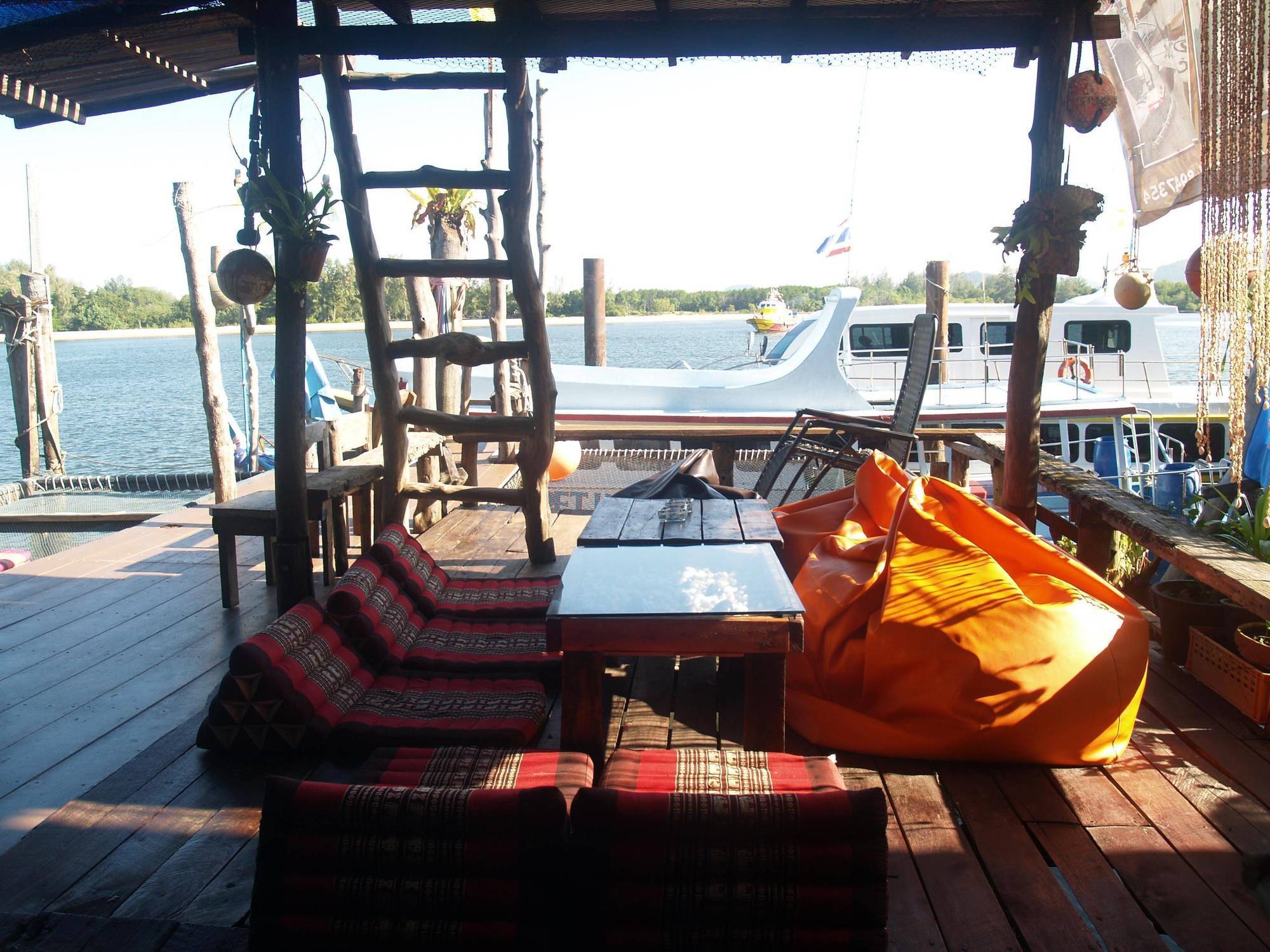 Peacock Hostel Koh Lanta Ngoại thất bức ảnh